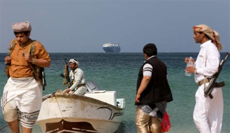 Oman Mediates Talks with Houthis to Halt Ship Attacks in the Red Sea