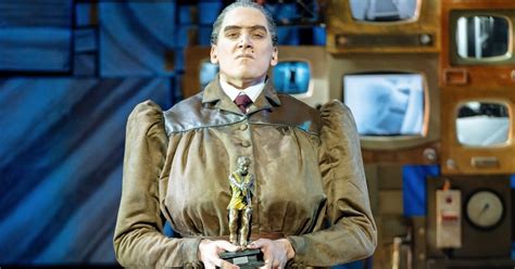 Elliot Harper as Miss Trunchbull in the RSC's Matilda The Musical UK ...