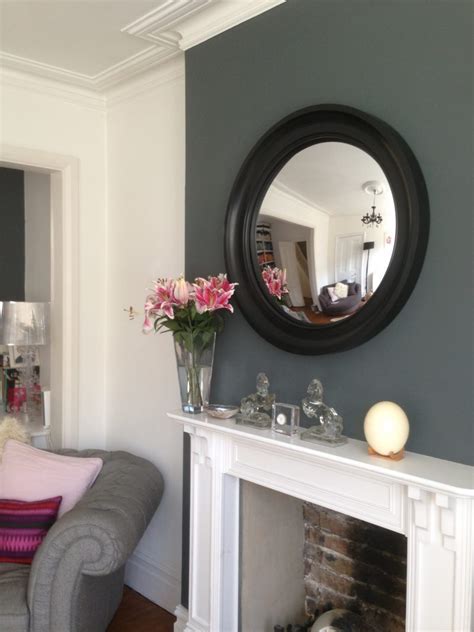 4 Essential Tips for Hanging a Round Mirror above a Fireplace - Omelo ...