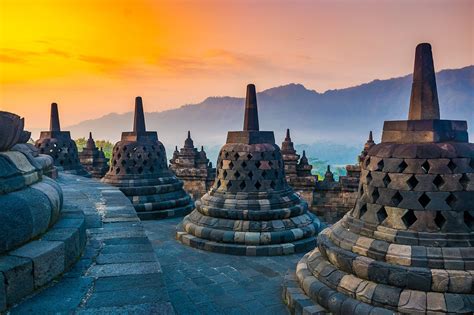 Fascinating Tales and Facts About Borobudur Temple of Indonesia ...