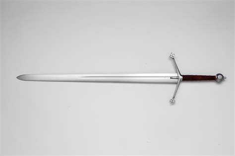 File:Albion Chieftain Medieval Sword 05 (6091895537).jpg