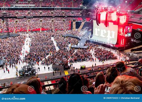 Taylor Swift Performs in Concert at Wembley Stadium Editorial ...