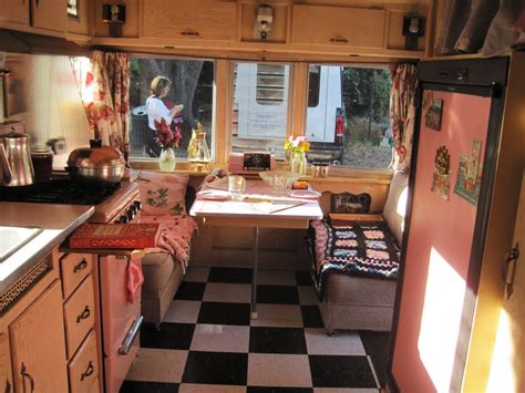 Vintage Trailer Interior Pictures | Vintage trailer interior, Vintage ...