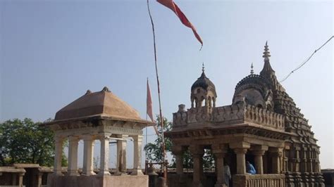 Chausath Yogini Temple - Khajuraho | Chausath Yogini Temple Photos ...