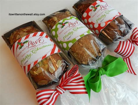 It's Written on the Wall: Add a Christmas Tags to your Homemade ...