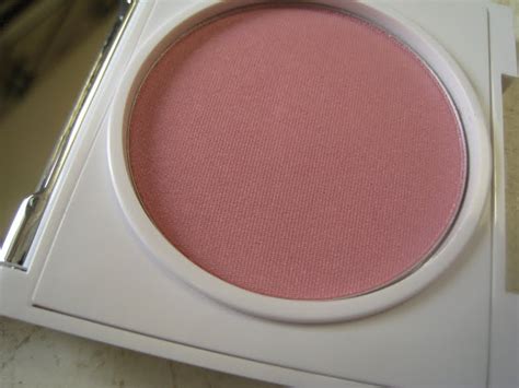 Clinique Powder Blush (Iced Lotus) | The Non-Blonde