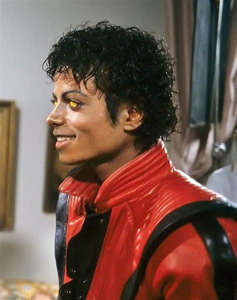 Pin by Alyssa Chavez on | MJJfam | | Michael jackson thriller, Michael ...