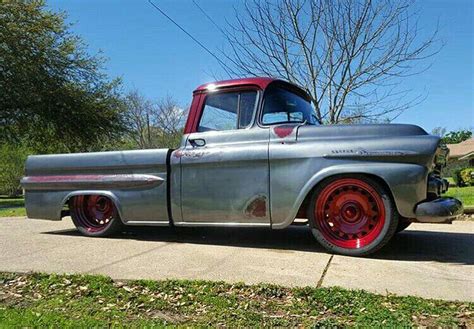 Detroit Steel Wheel Co Artilleries on an Apache Old Trucks, Chevy ...