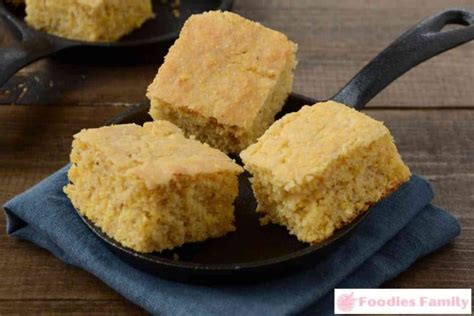 Easy Cracker Barrel Cornbread Recipe