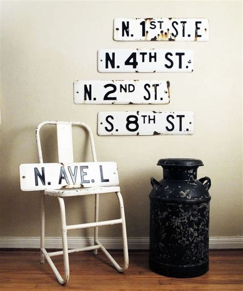 Vintage signs – how to use them as decoration in interior design?