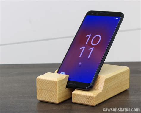 DIY Wooden Phone Stand (Easy, Functional & Cheap) | Saws on Skates®