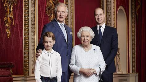 Buckingham Palace Released A New Portrait Of The Queen And Her Heirs ...