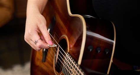 How To Hold A Guitar Pick | Taylor Guitars