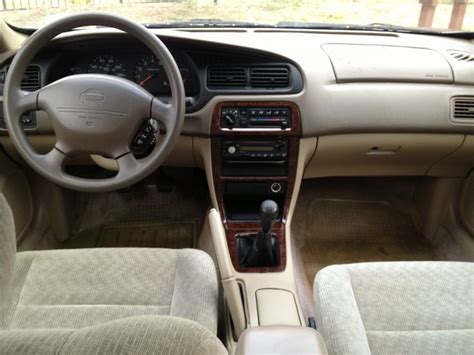 2000 Nissan altima gxe interior