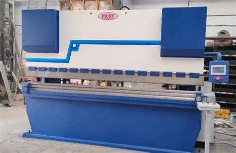 Hydraulic Plate Bending Machine at ₹ 595000 | Hydraulic Press Brake in ...