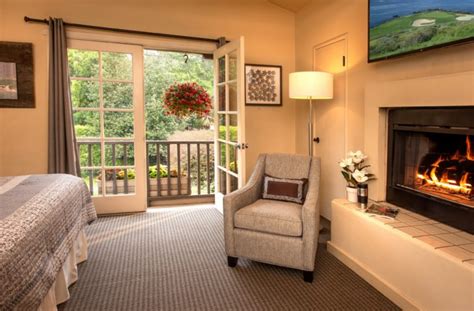 Carmel California Inn | Pet Friendly Rooms & Suites