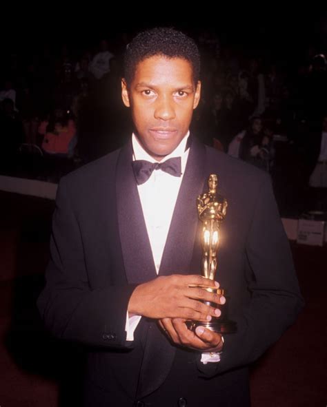 Denzel Washington at the 62nd Annual Academy Awards in 1990 | Young ...