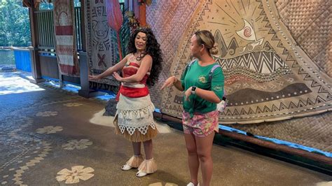 PHOTOS, VIDEO: Moana Meet and Greet Debuts at Disney's Animal Kingdom ...