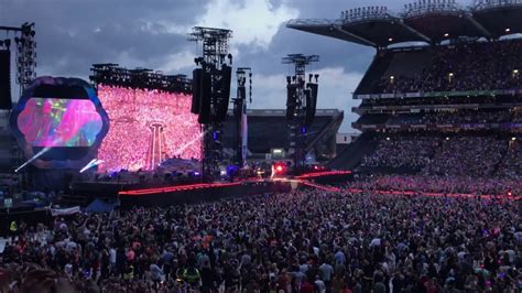 COLDPLAY LIVE AT CROKE PARK DUBLIN 08/07/17 CHARLIE BROWN - YouTube