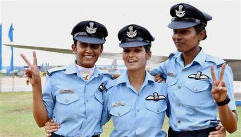 First three women Air Force fighter pilots to be commissioned in ...