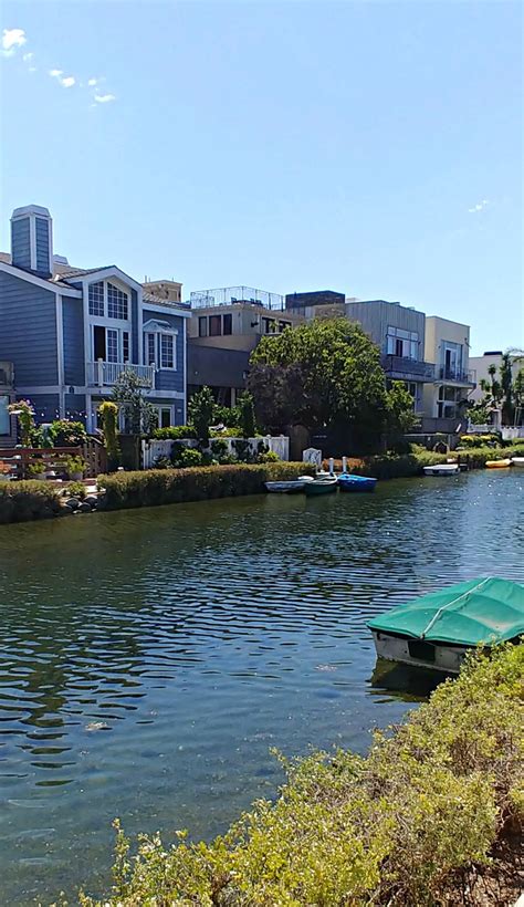 Venice Beach Canals in Los Angeles - Canal Historic District - With Photos!