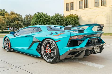 Vivid Blue Lamborghini Aventador SVJ Is Simply About Good - CNNislands