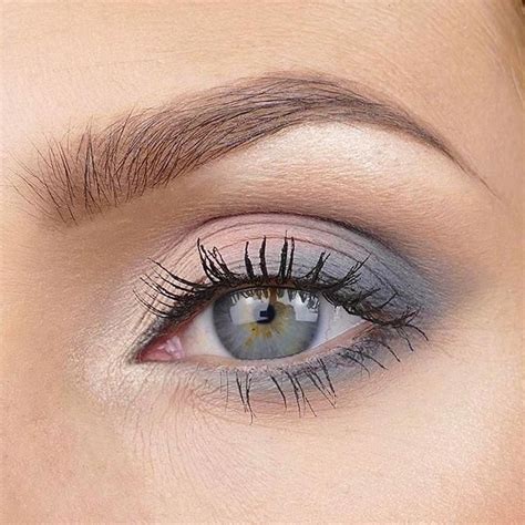 Matte, blue-gray eyeshadow #Eyeshadows | Maquillaje ojos caidos ...