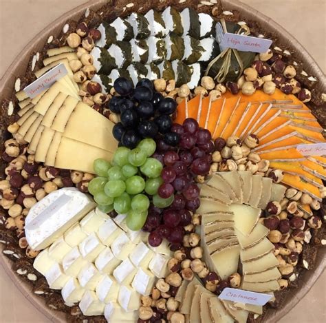 10 Fantastic Cheese And Cracker Tray Ideas 2024