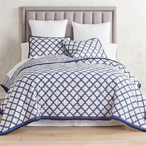 Quatrefoil Navy Quilt Set