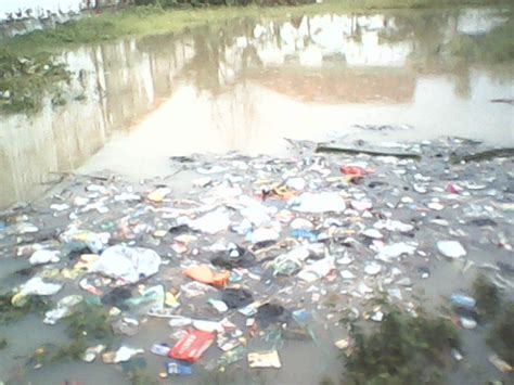 wildan imami: PENCEMARAN AIR SUNGAI AKIBAT SAMPAH