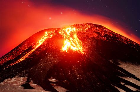 Chile’s Villarica volcano erupts: These images...