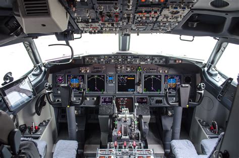 Boeing 737 Cockpit Layout