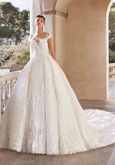 Rosa Clara Diamond | JENIS Beaded Lace Ball Gown With Long Train | HK ...