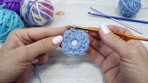 Magic Ring Crochet: 4 Easy Tutorials with Video Steps