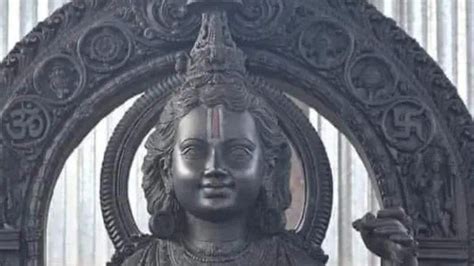 Face Of Ram Lalla Idol In Ayodhya Temple Unveiled For First Time After ...