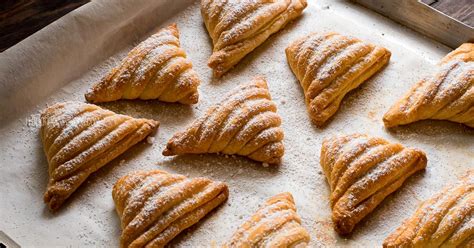 Lazy Sfogliatelle From Puff Pastry : Italian Recipe Book