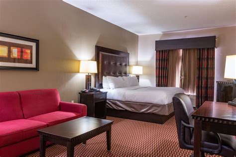 Holiday Inn Express Newington - Hartford - Newington, CT - Company Page