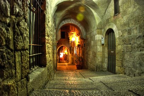 Jerusalem Night Walk – Yaniv Frenkel