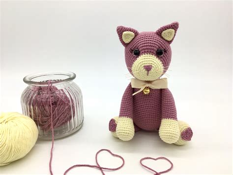 Free Amigurumi Cat Crochet Pattern | AllFreeCrochet.com