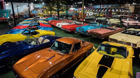 Unique Museums In Florida Include This Retro Car Collection Museum ...