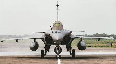 India gets first major fighters in 20 years, Rafale jets touch down in ...