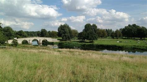 Explore Nene Park in the River Nene Valley | VisitEngland