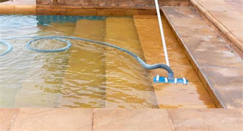 How to Vacuum a Pool: A Complete Instruction Guide