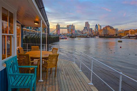 The Best Airbnb Houseboats London Has to Offer | Plum Guide