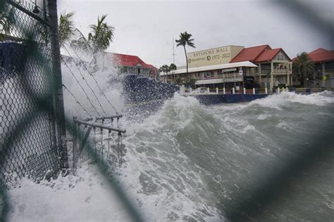 Hurricane Ian strikes Cuba, Florida braces for Cat 4 damage – WABE