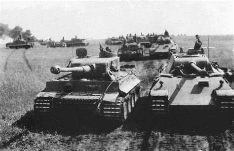 Tiger vs Panther size comparison: heavy tank vs medium tank. : r/TankPorn