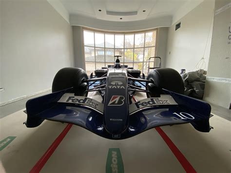 Here's How a Formula 1 Car Looks Parked Inside a House - autoevolution