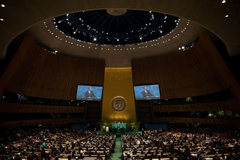 File:Barack Obama addresses the United Nations General Assembly.jpg ...