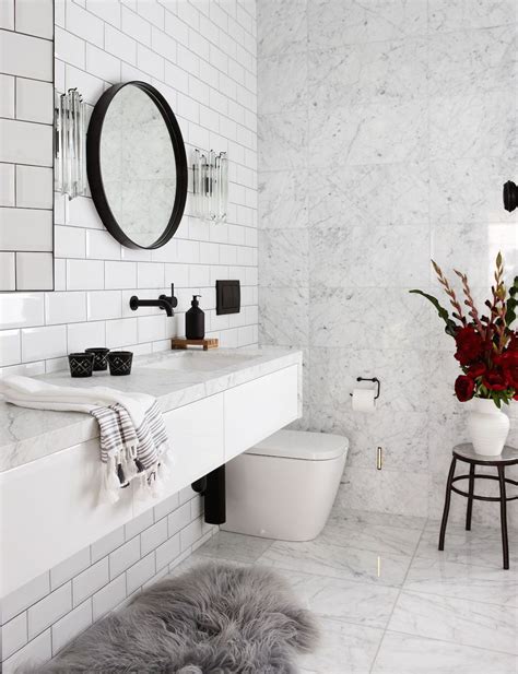 Black And White Marble Tile Bathroom - WERFBAT