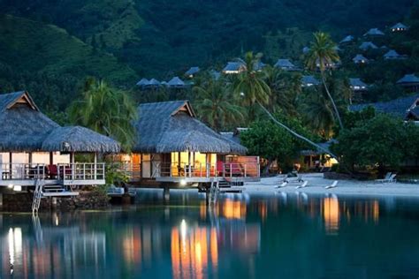 50 Best Overwater Bungalow Photos from Tahiti | Overwater bungalows ...